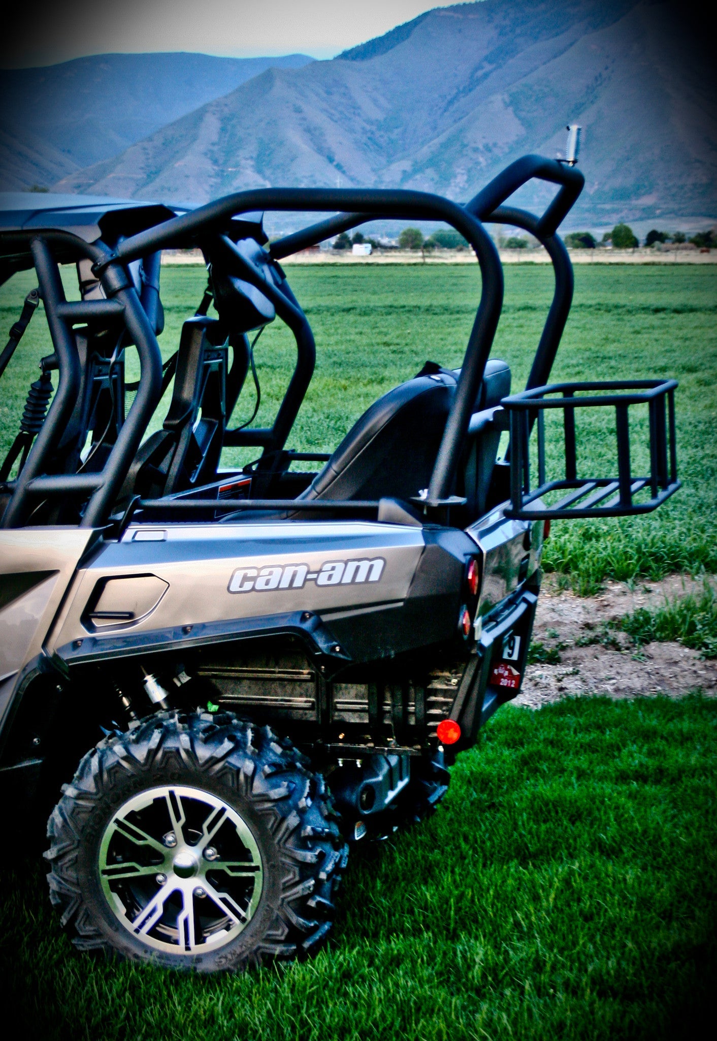 Commander Cooler Rack (2011+)