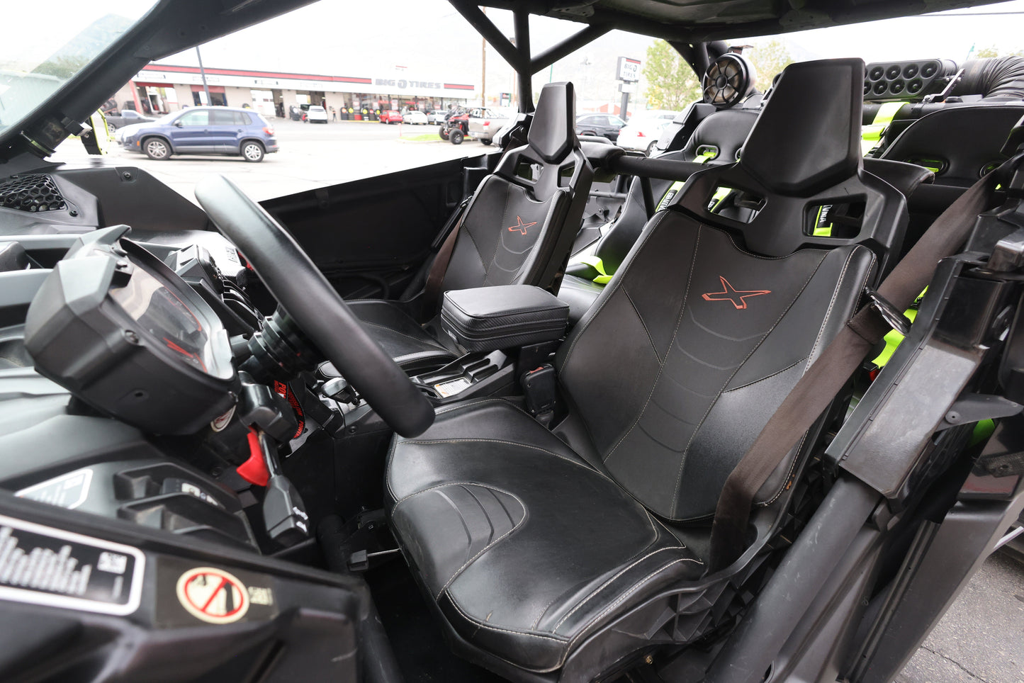 UTVMA Maverick X3 MAX Armrest with Bracket (2017+)
